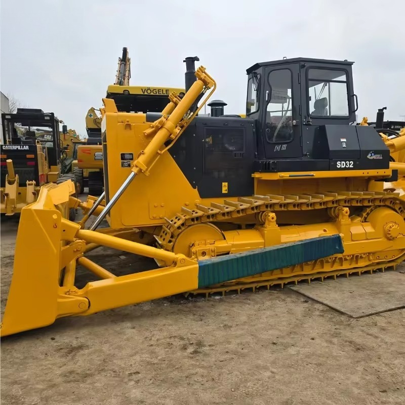 Bulldozer Beroda Rantai SEM818 - Heavy Equipment Working ulasan dan harga